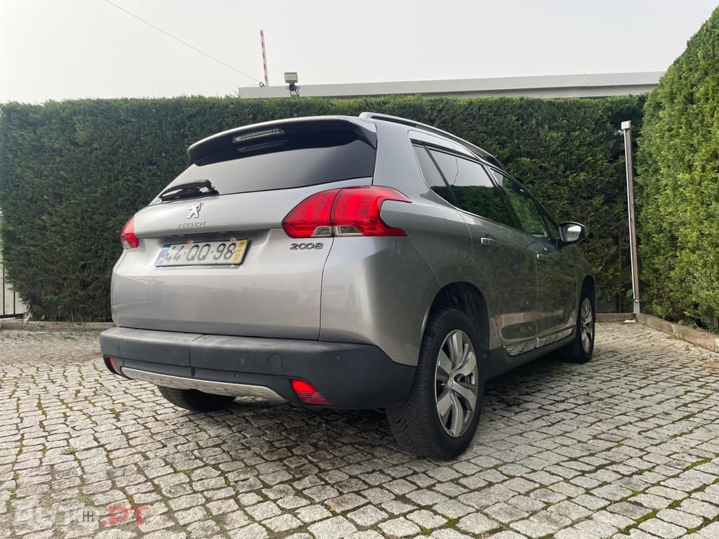 Peugeot 2008 1.2 PureTech Allure