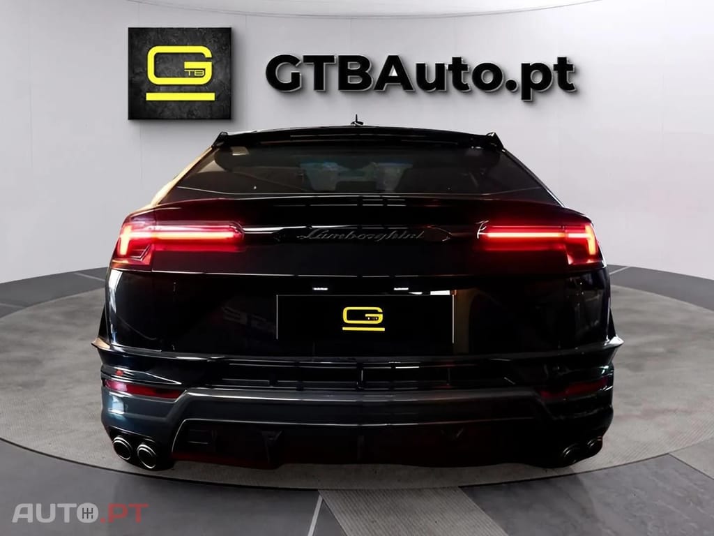 Lamborghini Urus Performante AKRAPOVIC Full Carbon