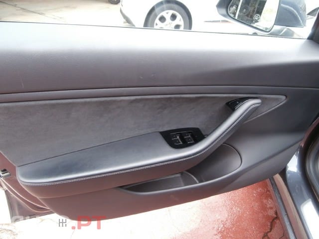 Tesla Model 3 Standard Range Plus RWD