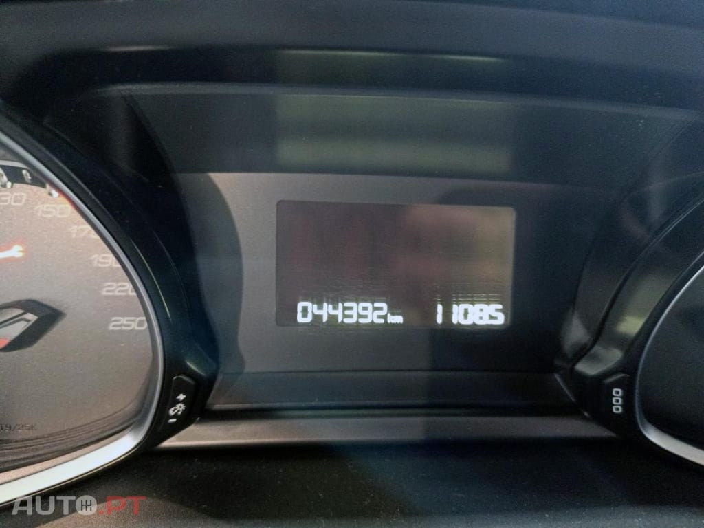 Peugeot 308 1.5 BlueHDi Business Line