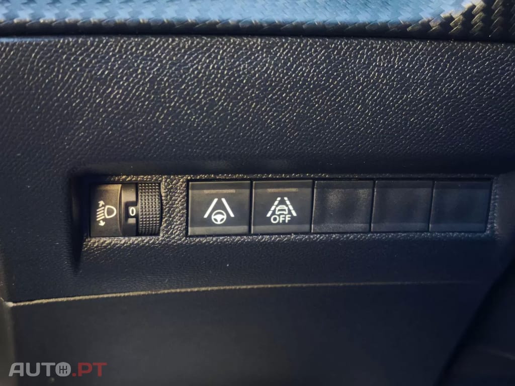 Peugeot E-2008 50 kWh Allure Pack