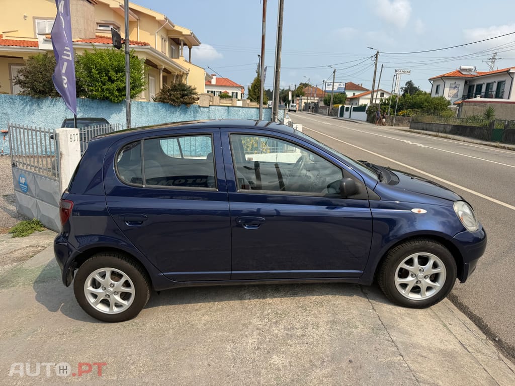 Toyota Yaris 1.0 Base