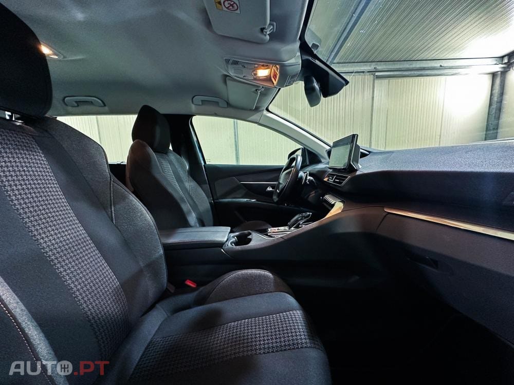 Peugeot 5008 Allure Pack EAT-8