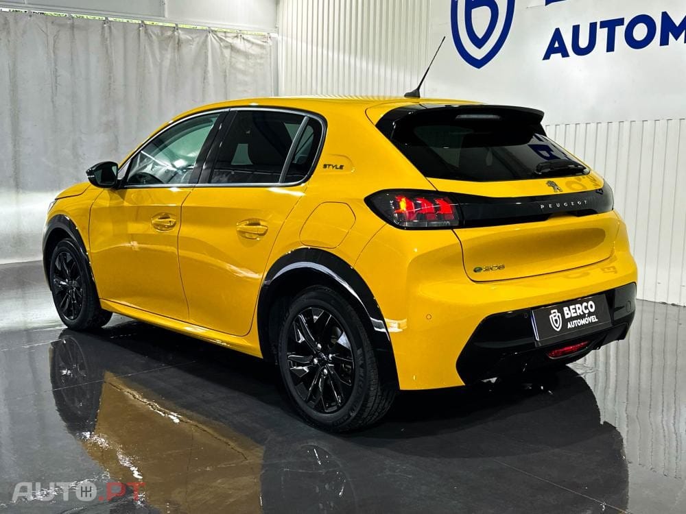Peugeot E-208 50 kWh SE Style