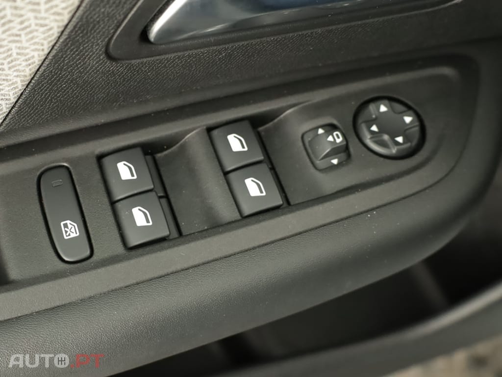 Citroen C4 C4 1.2 PureTech Plus EAT8