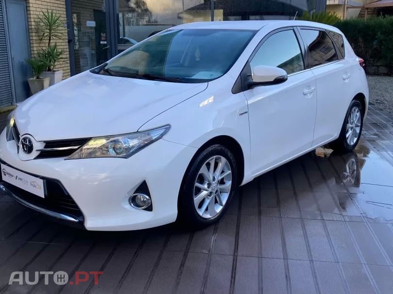 Toyota Auris 1.4 D-4D Exclusive