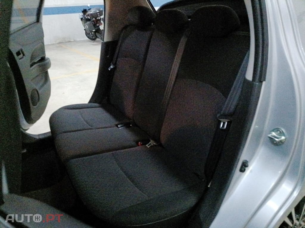 Mitsubishi Space Star 1.2 Intense Connect Edition