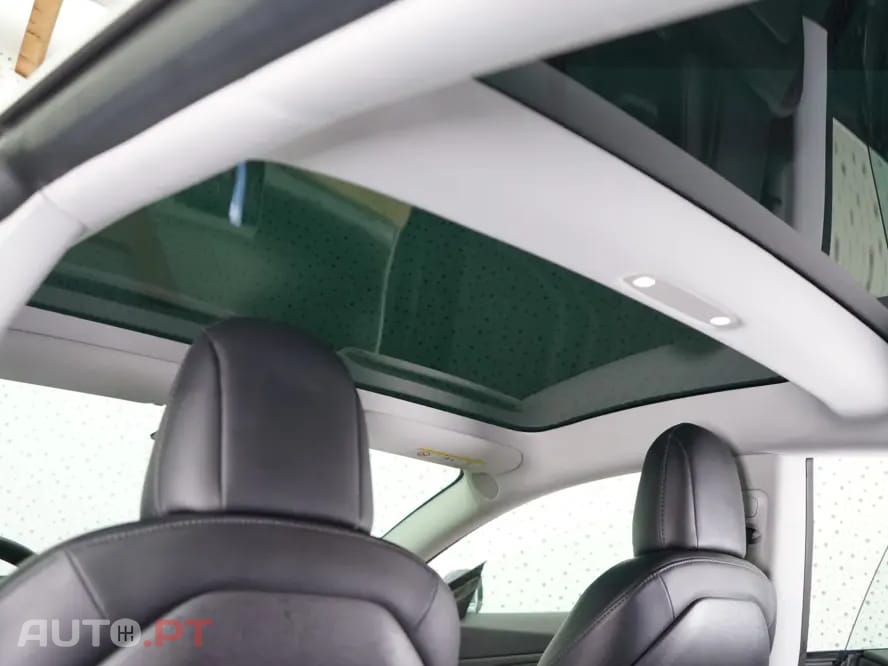 Tesla Model 3 Standard Range Plus RWD
