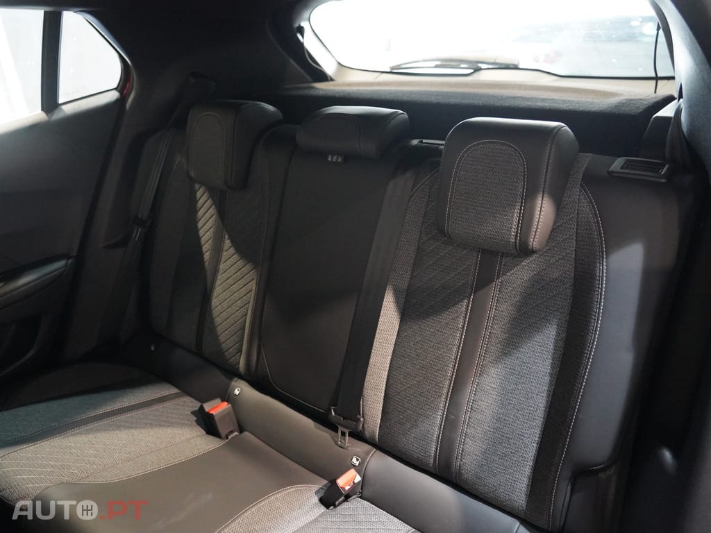 Peugeot 2008 1.2 PureTech Allure