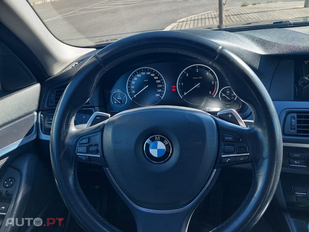 BMW 520 Luxury Line Auto