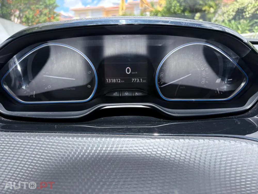 Peugeot 2008 1.6 e-HDi Allure
