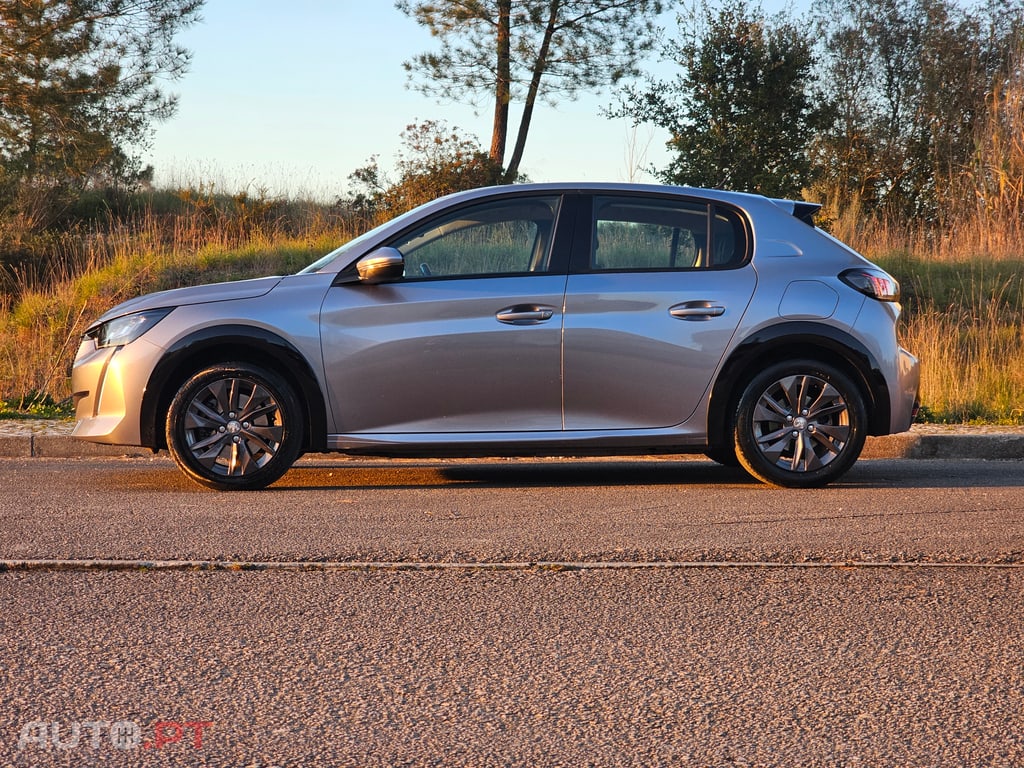 Peugeot E-208 Allure