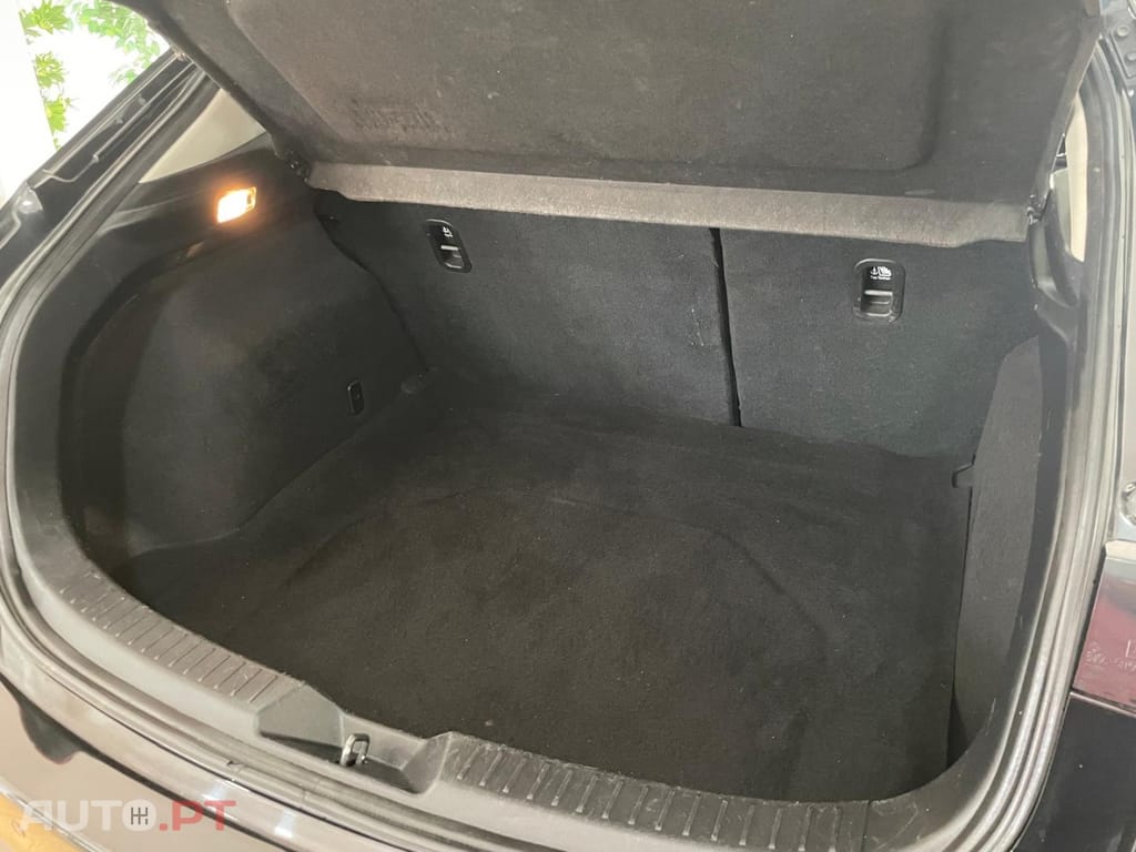 Mazda 3 1.5 Sky-D Evolve HS Navi