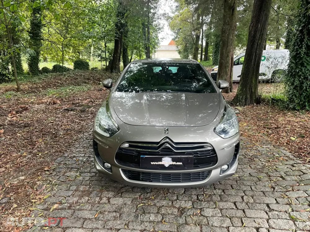 Citroen DS5 2.0 HDi Hy4 So Chic CMP6 102g