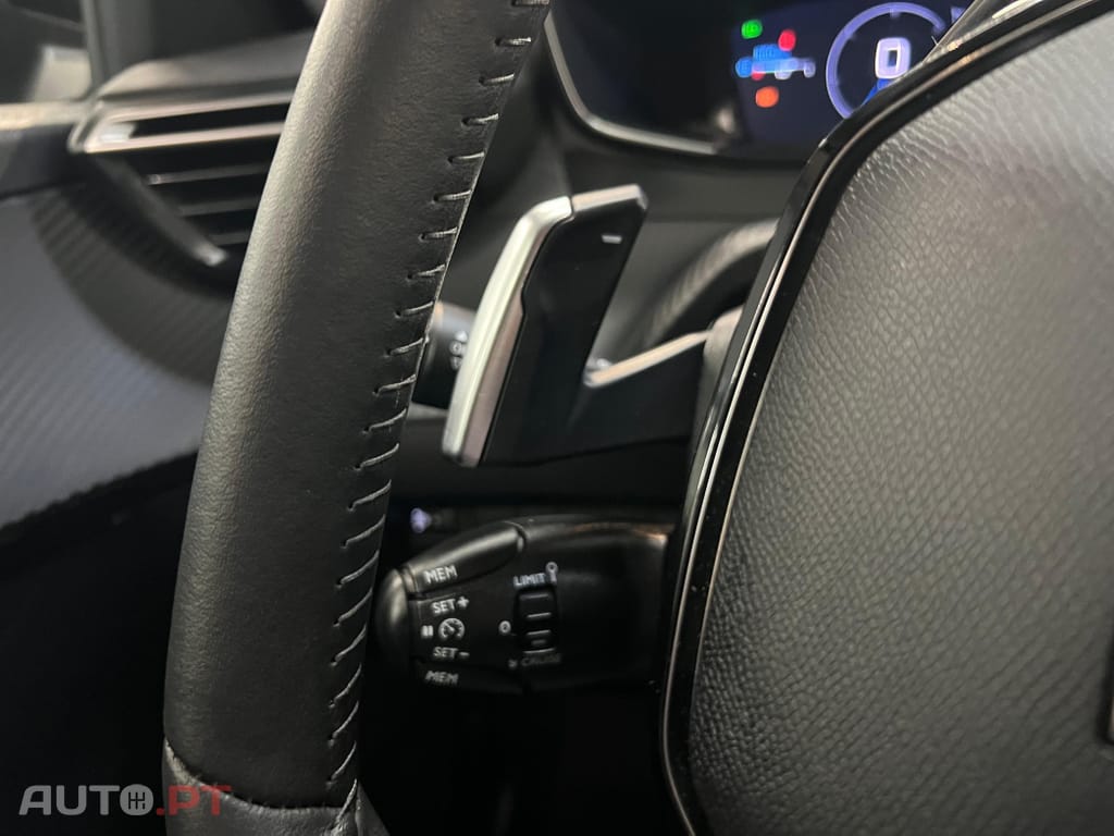 Peugeot 208 1.2 Hybrid Allure e-DCS6