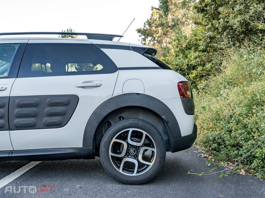 Citroen C4 Cactus 1.2 PureTech Shine