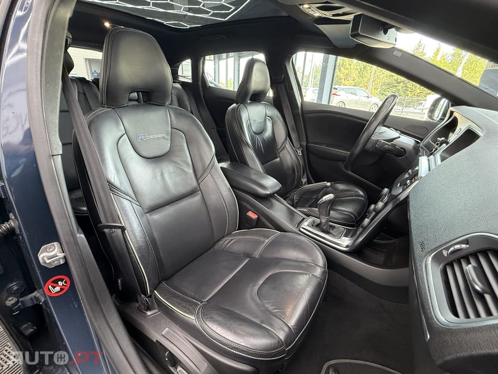 Volvo V40 1.6 D2 R-Design Momentum