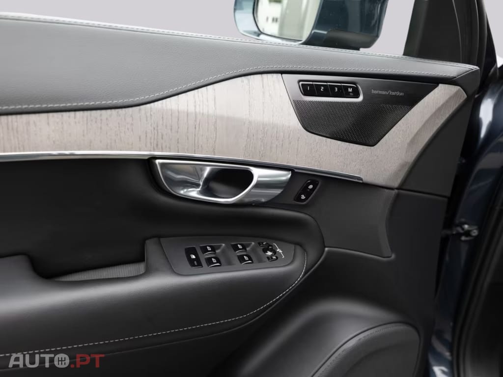 Volvo XC90 T8 Plus  I.V.A DEDUTIVEL