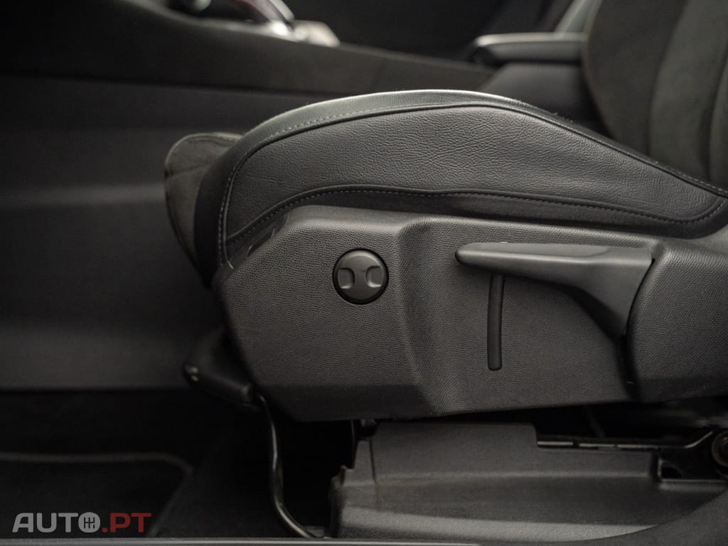 DS DS7 E-Tense Performance Line EAT8