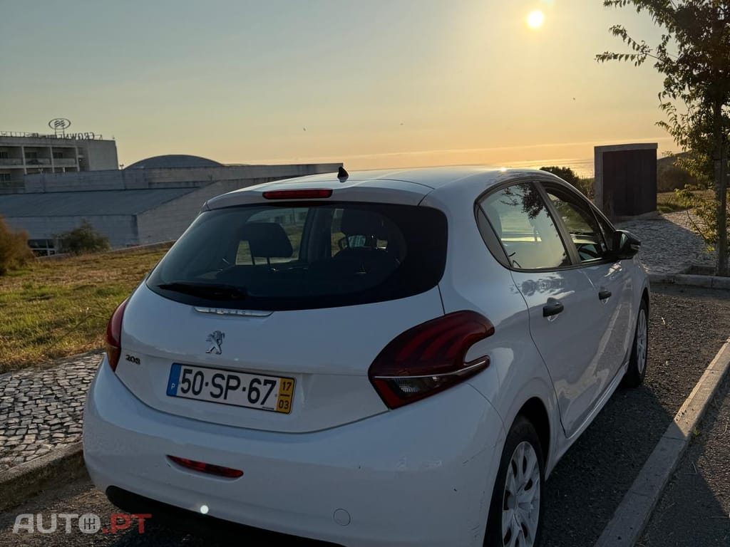 Peugeot 208 Peugeot 208 1.6 BlueHDi Access