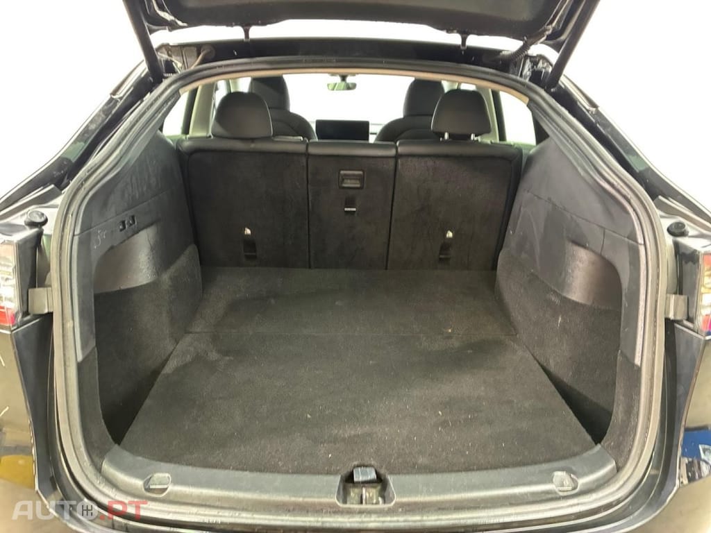 Tesla Model Y Long Range Dual Motor AWD