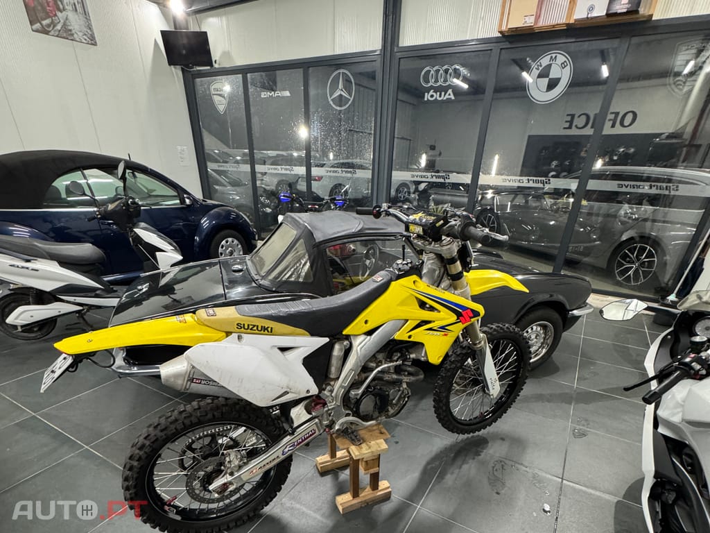 Suzuki RMZ 250