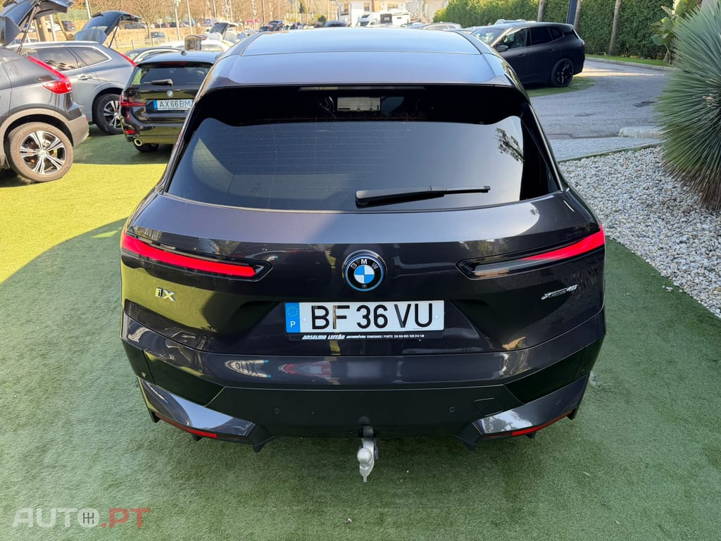BMW iX xDrive 40 Pack Desportivo