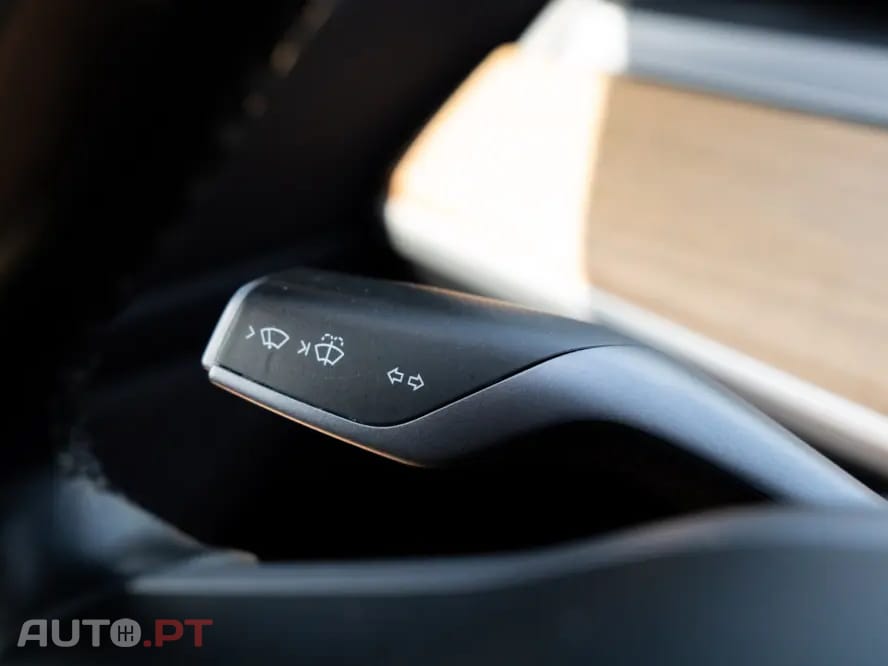 Tesla Model 3 Standard Range Plus RWD