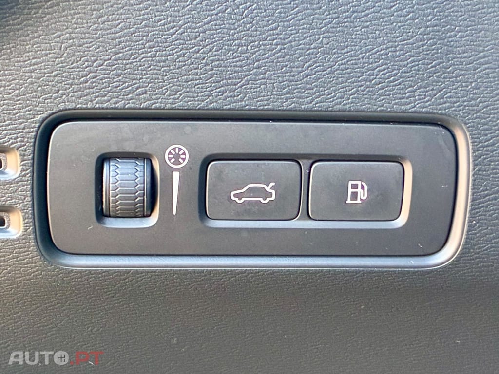 Volvo XC40 T5 Momentum Plus
