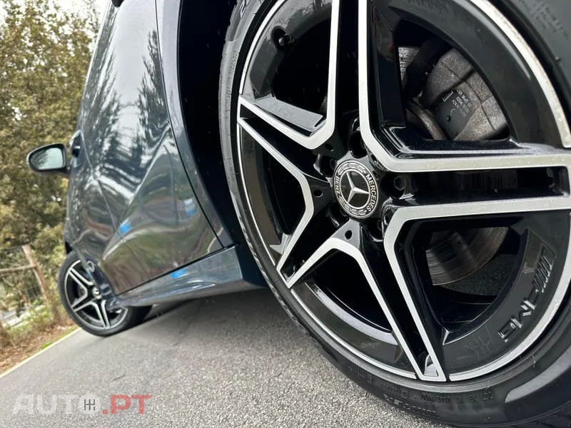 Mercedes-Benz A 250 e AMG Line