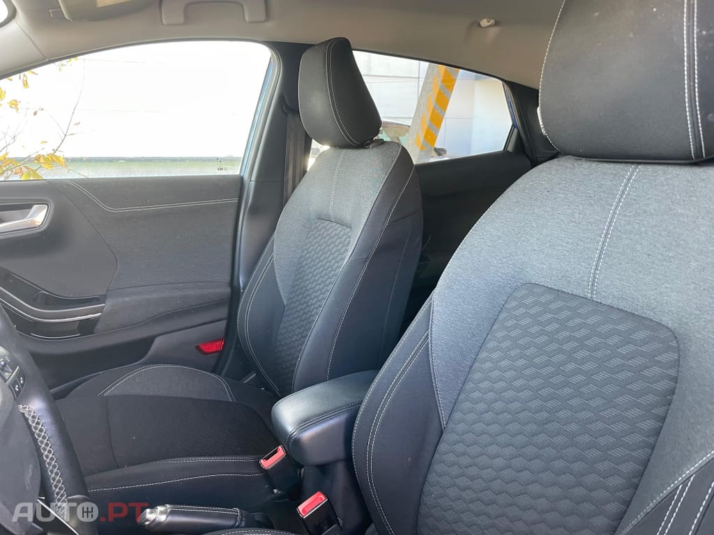 Ford Puma 1.0 EcoBoost MHEV Titanium