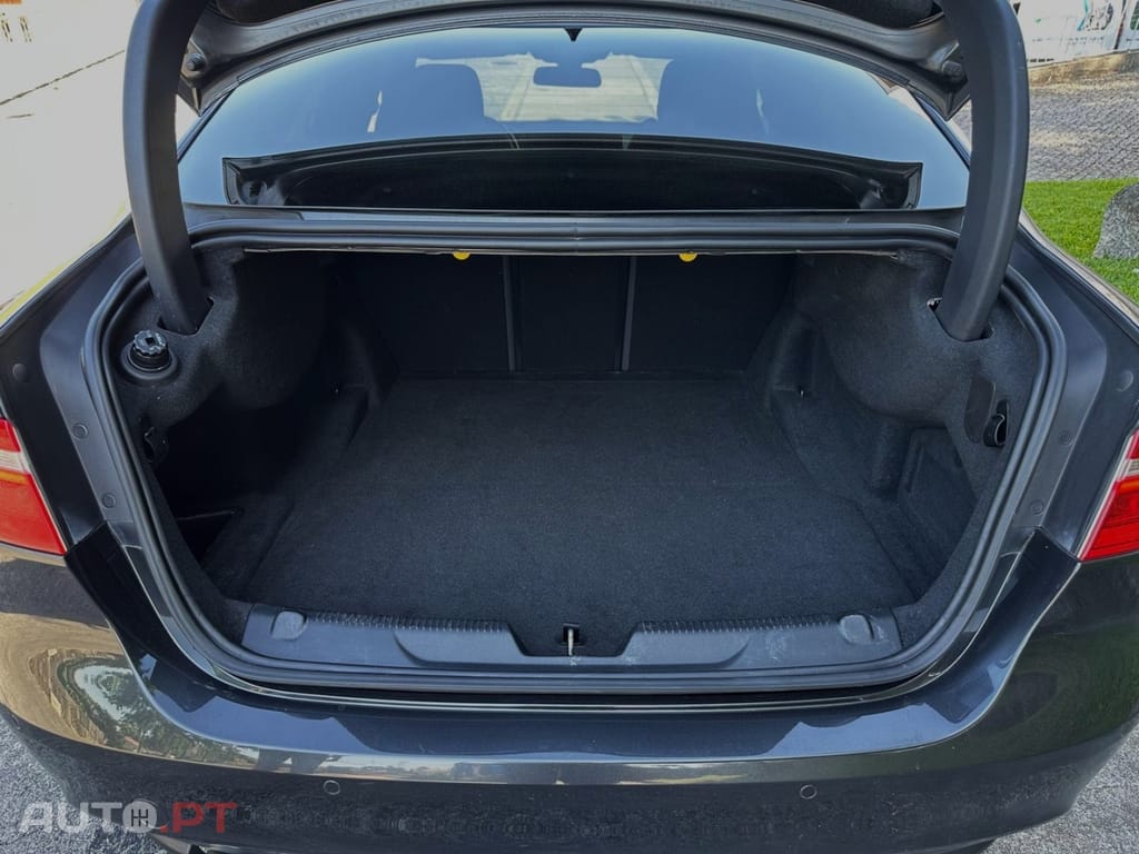 Jaguar XE 2.0 D R-Sport Aut.