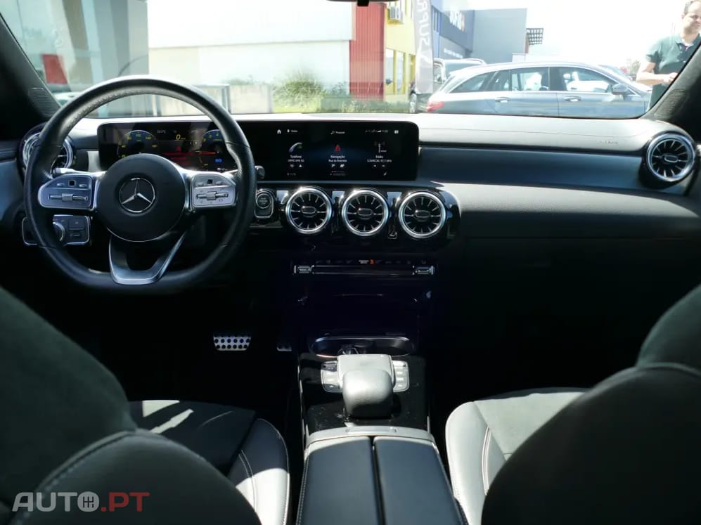 Mercedes-Benz CLA 250 e Shooting Brake AMG Line