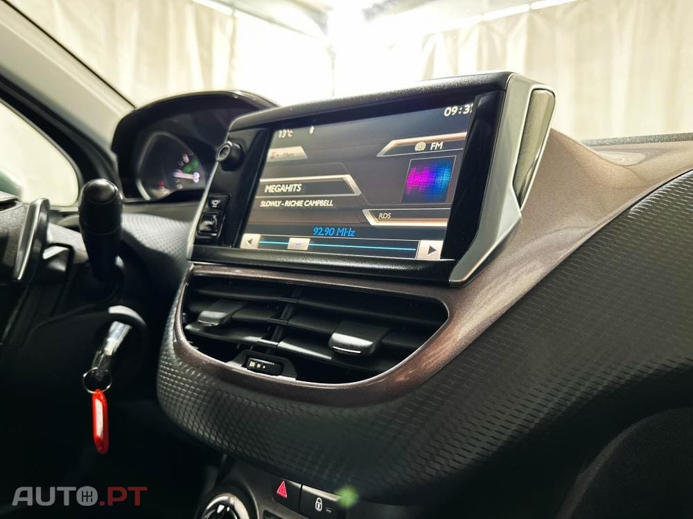 Peugeot 2008 1.6 e-HDi Allure 2-Tronic