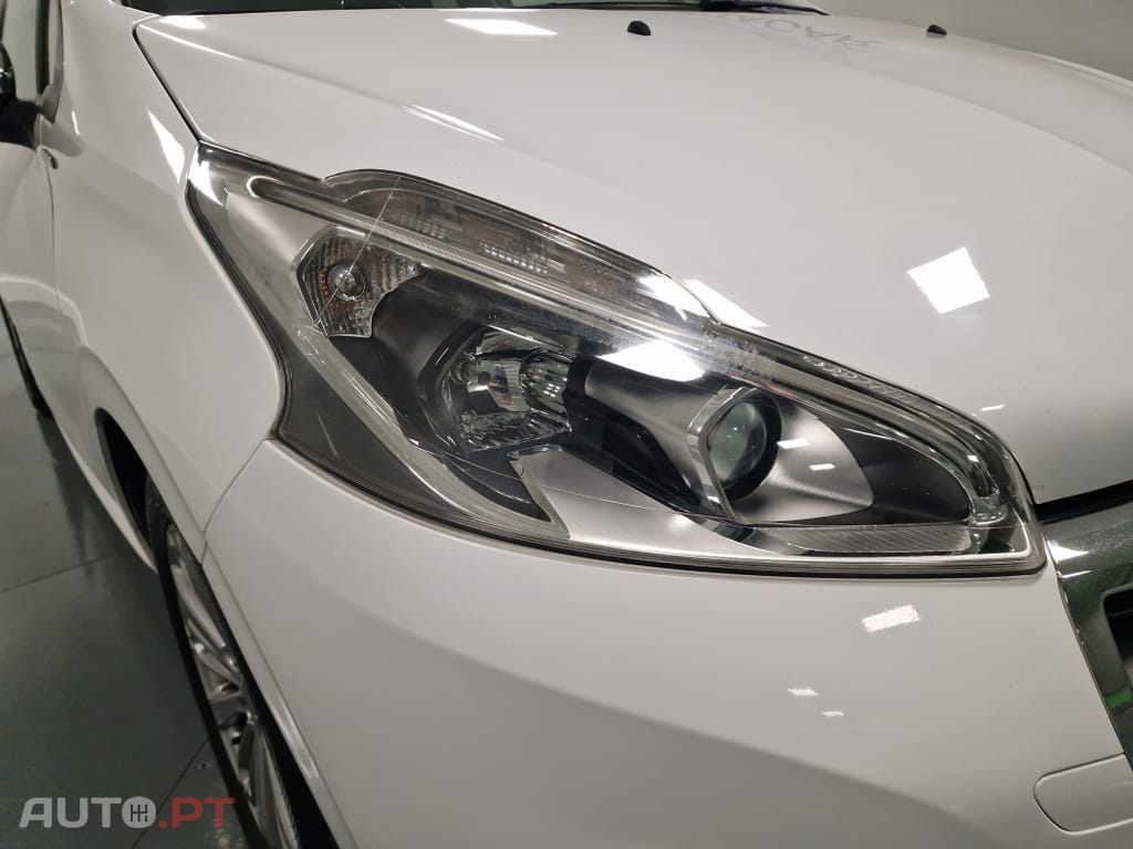 Peugeot 208 1.6 BlueHDi Style