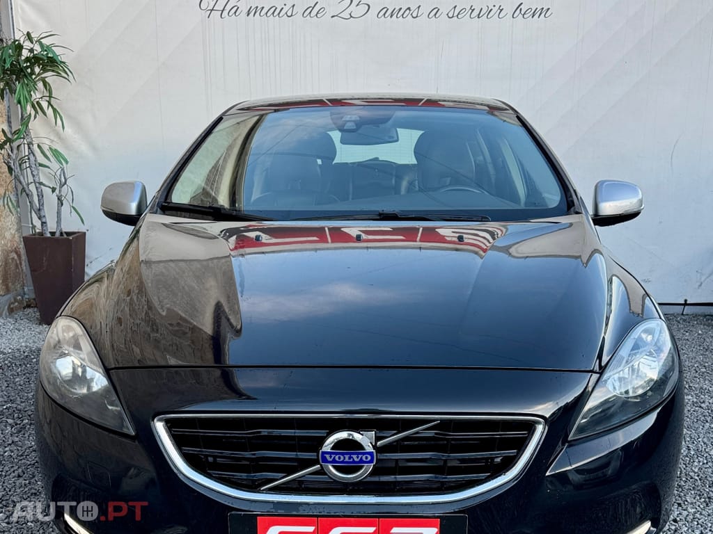 Volvo V40 1.6 D2 R-Design Momentum
