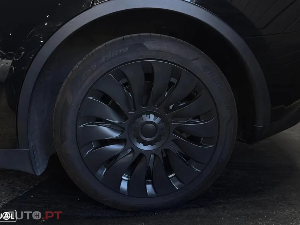 Tesla Model Y Long Range Dual Motor AWD