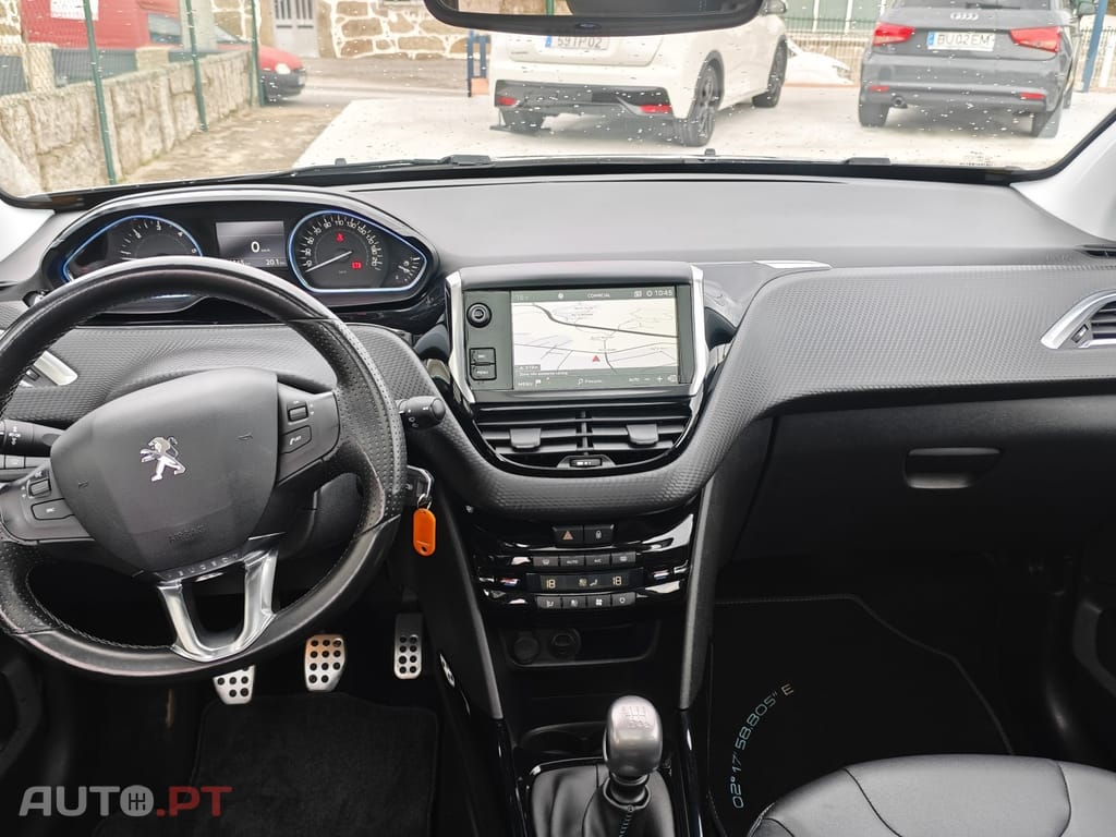 Peugeot 2008 1.6 BlueHDi Crossway