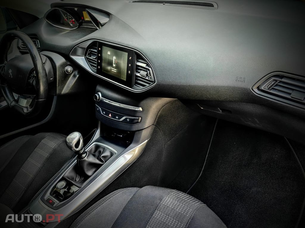 Peugeot 308 1.2 PureTech Allure Full LED