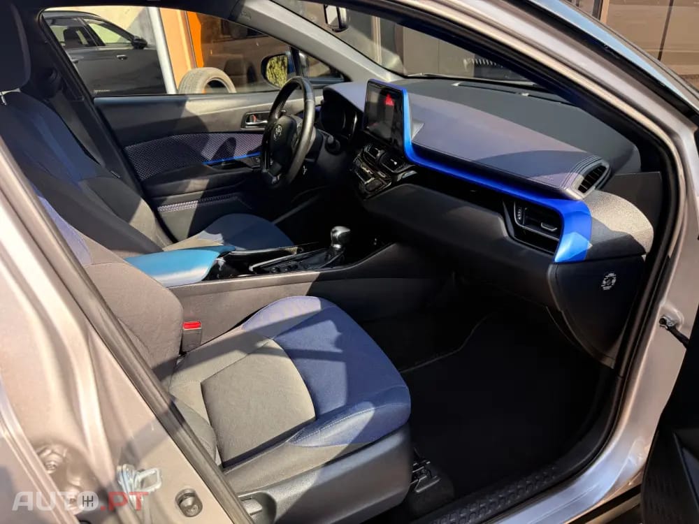 Toyota C-HR 1.8 Hybrid Exclusive