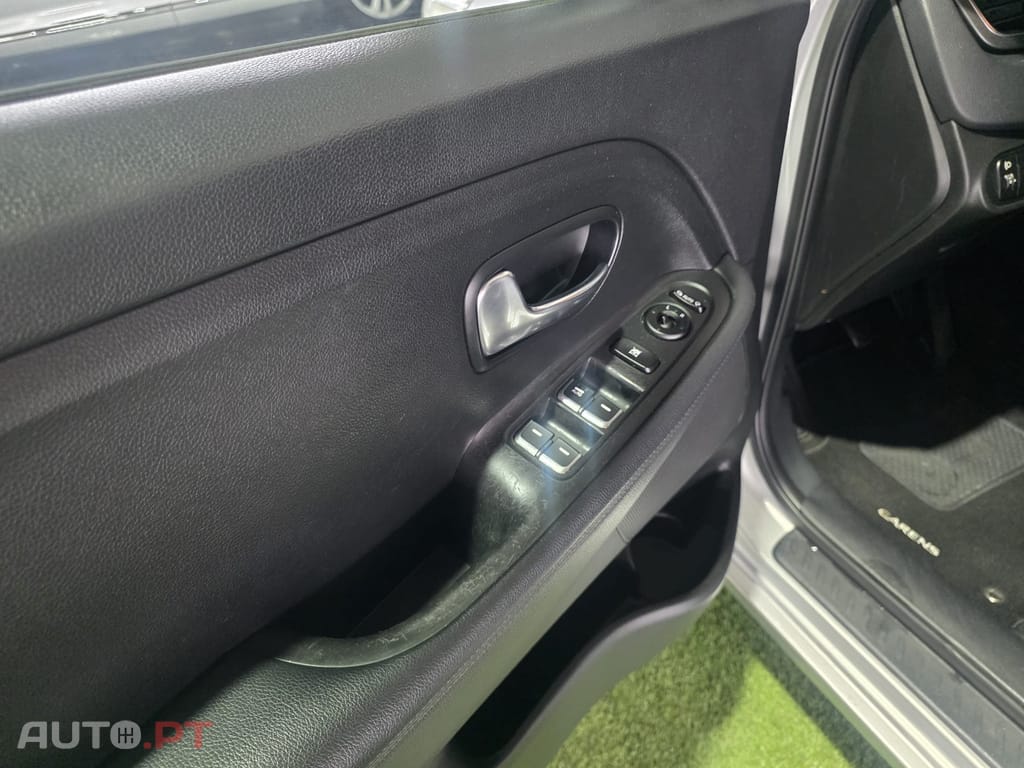 Kia Carens 1.7 CRDi ISG EX