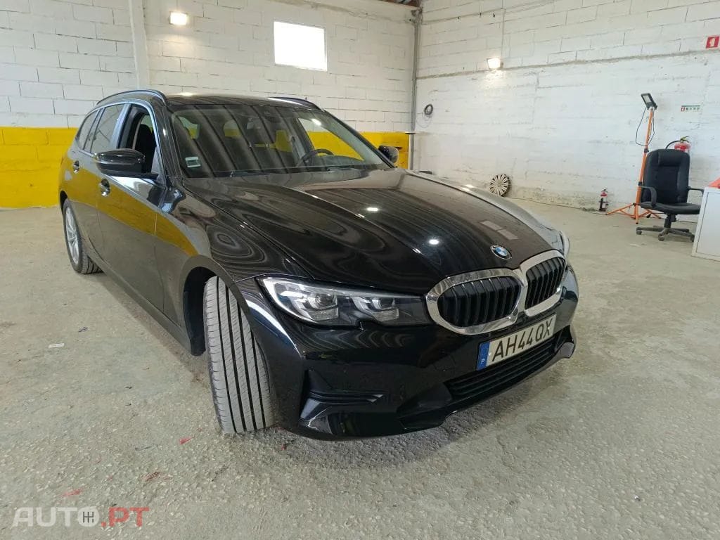 BMW 330 e Touring Corporate Edition Auto