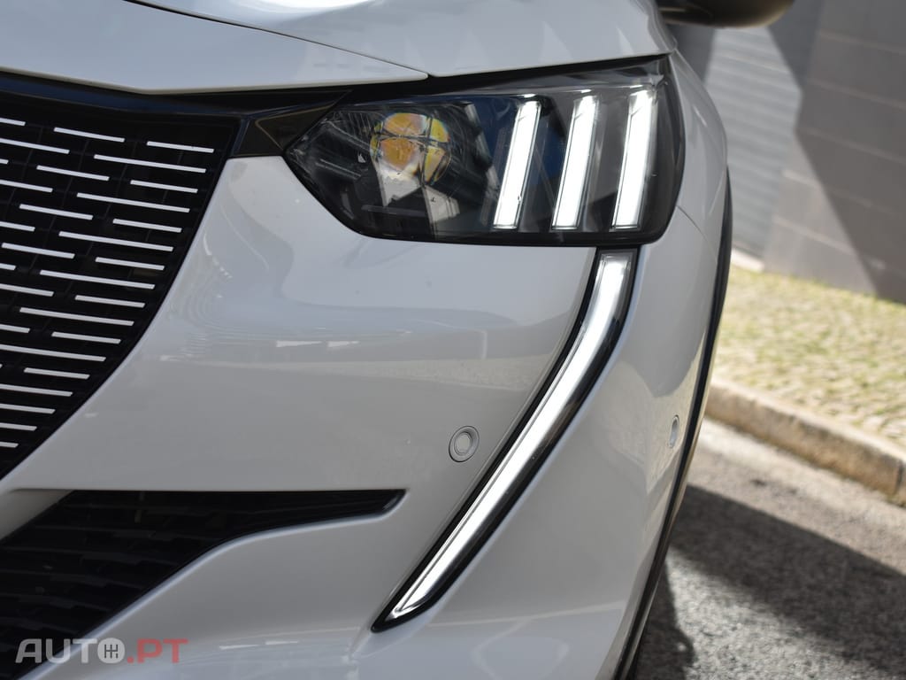 Peugeot E-208 50 kWh GT