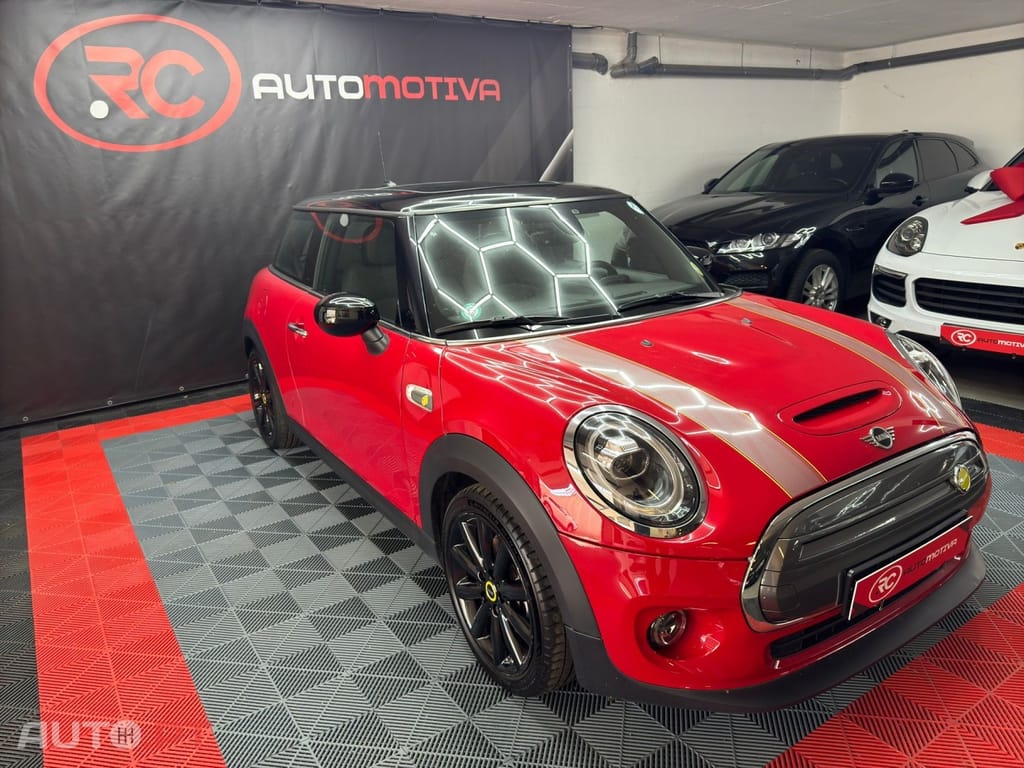 MINI Cooper Cooper SE Camden Edition
