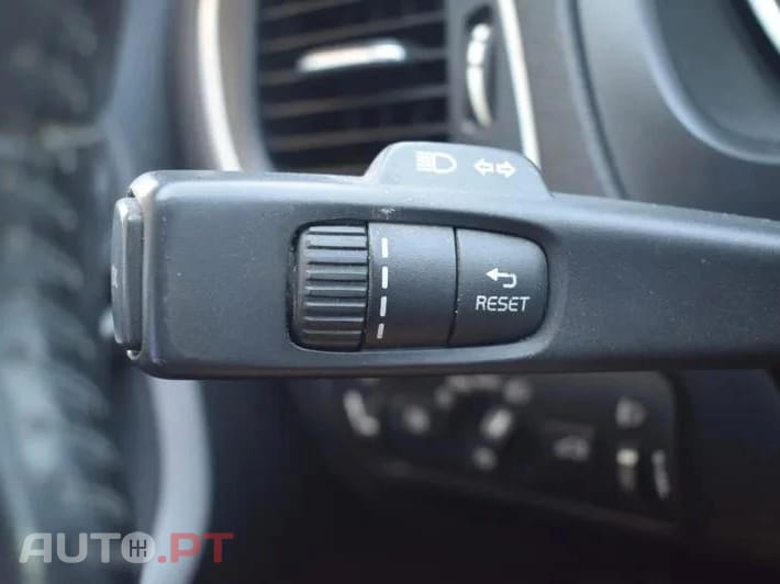 Volvo V40 2.0 D2 Momentum