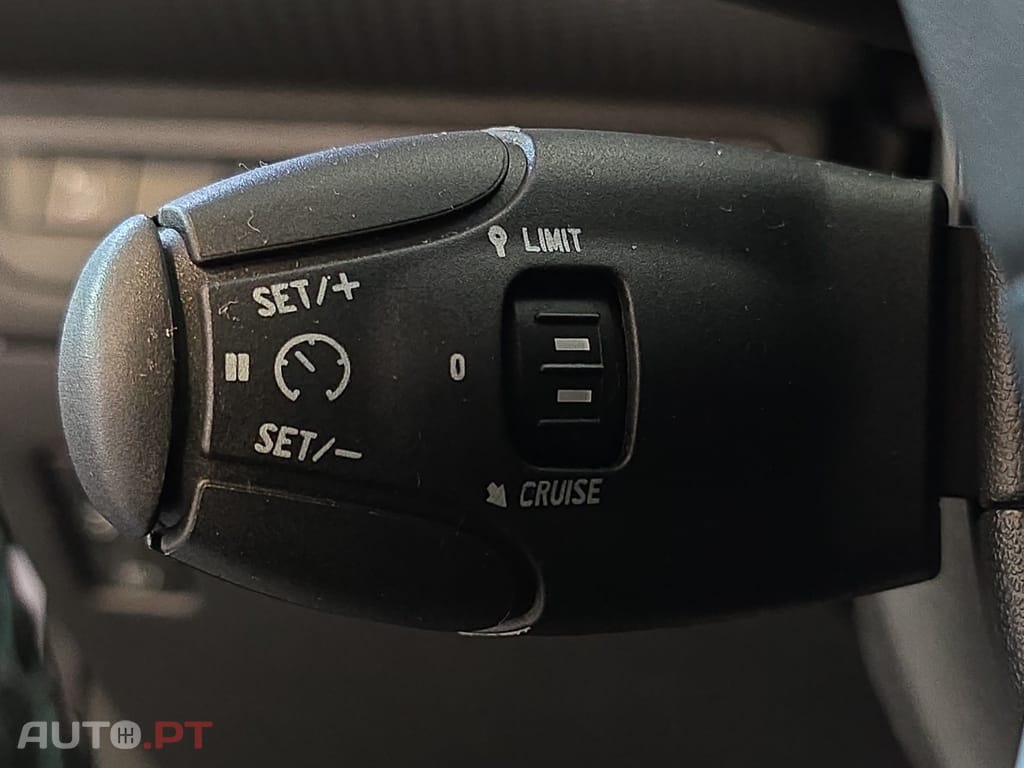 Peugeot 2008 1.2 PureTech Crossway