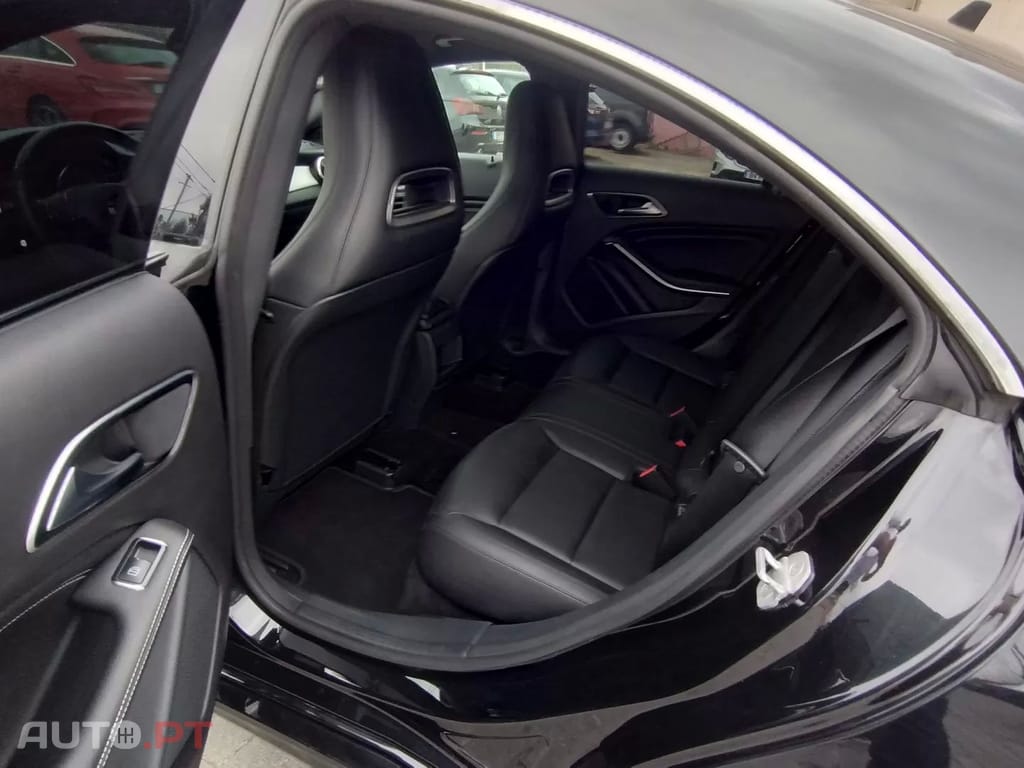 Mercedes-Benz CLA 200 D Urban Aut