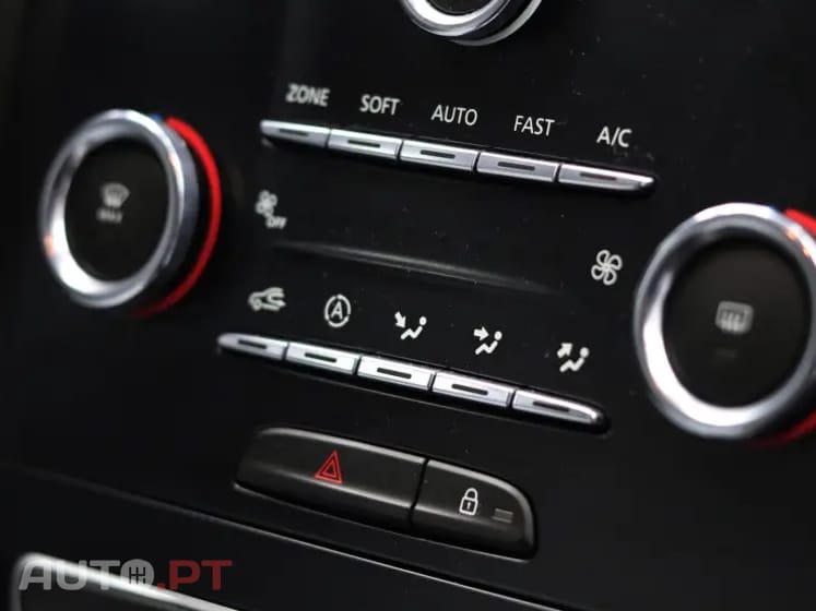 Renault Mégane 1.5 Blue dCi Limited EDC — fotografia 14