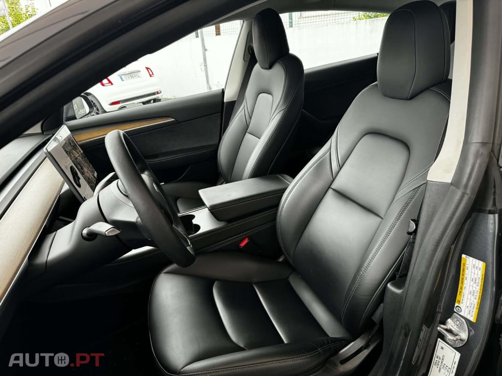 Tesla Model 3 Standard Range Plus RWD