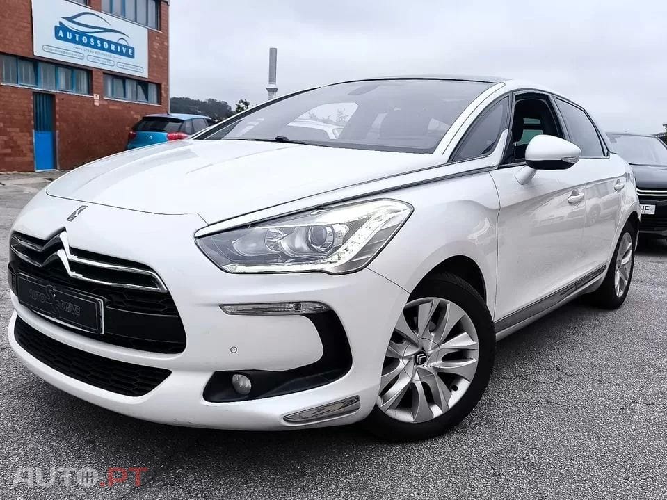 Citroen DS5 1.6 e-HDi Air. So Chic CMP6 112g